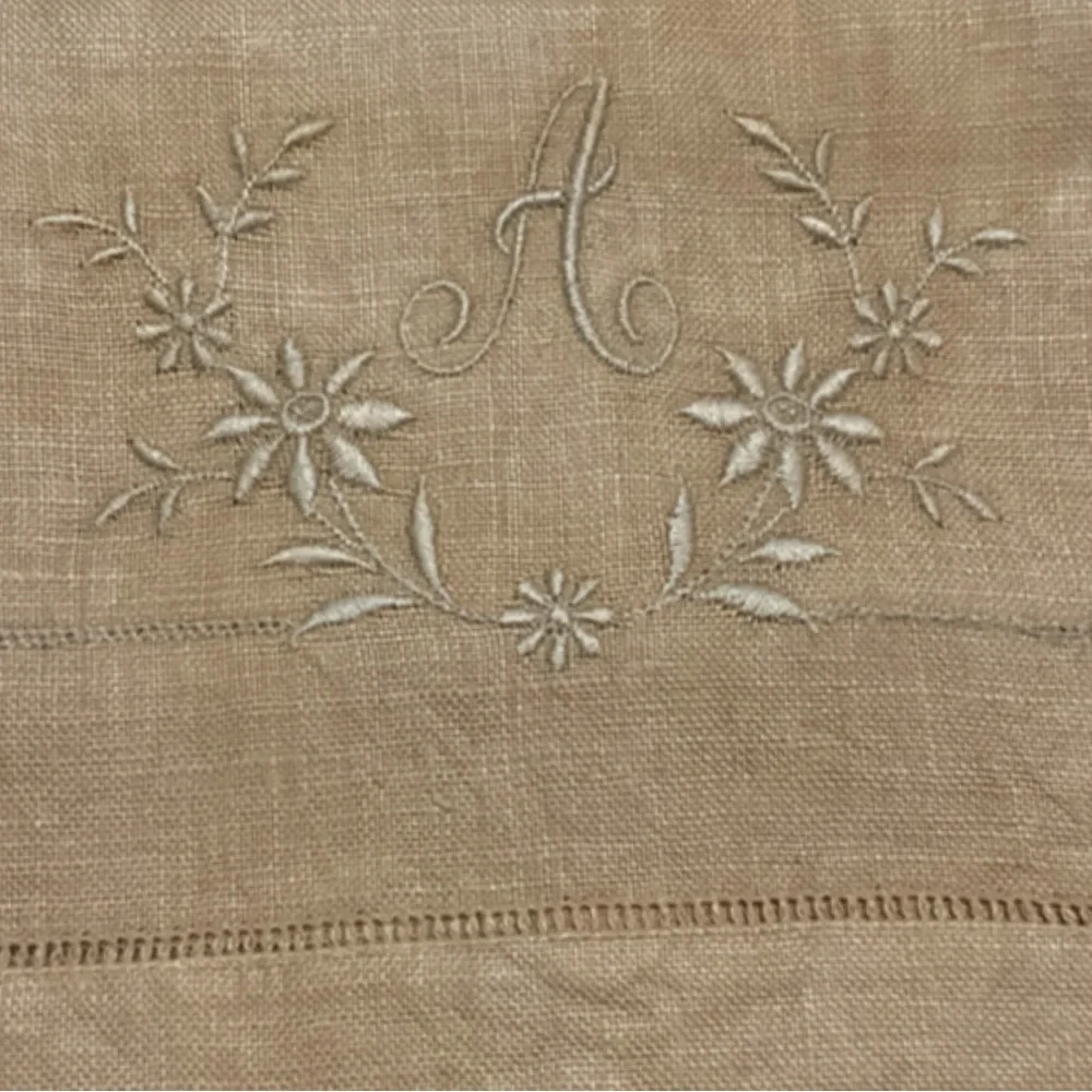 3 Vintage Linen Guest Towels